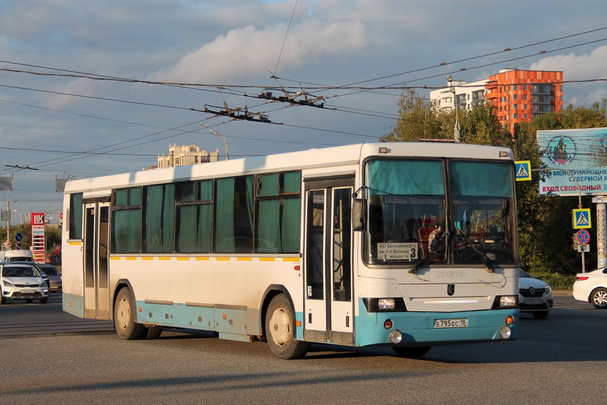Удмуртия, НефАЗ-5299-10-16 № Е 795 ЕС 18 Удмуртия, НефАЗ-5299-10-16 № Е 795 ЕС 18