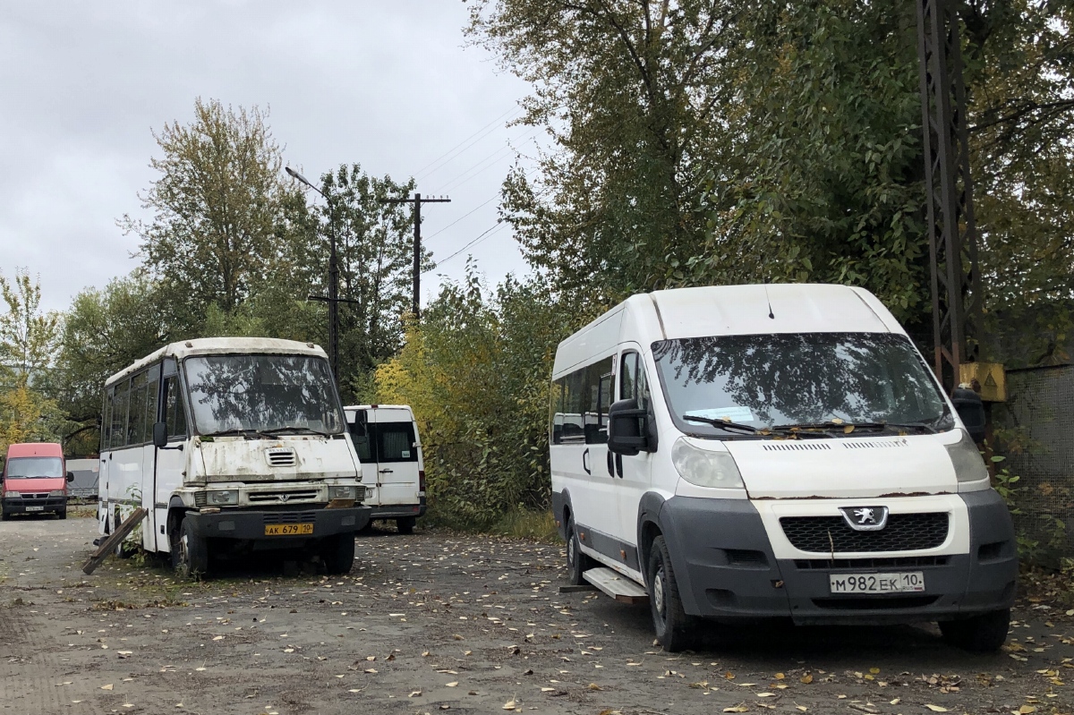 Карелия, Ikarus 546.02 № АК 679 10; Карелия, Имя-М-2234 (Peugeot Boxer) № М 982 ЕК 10