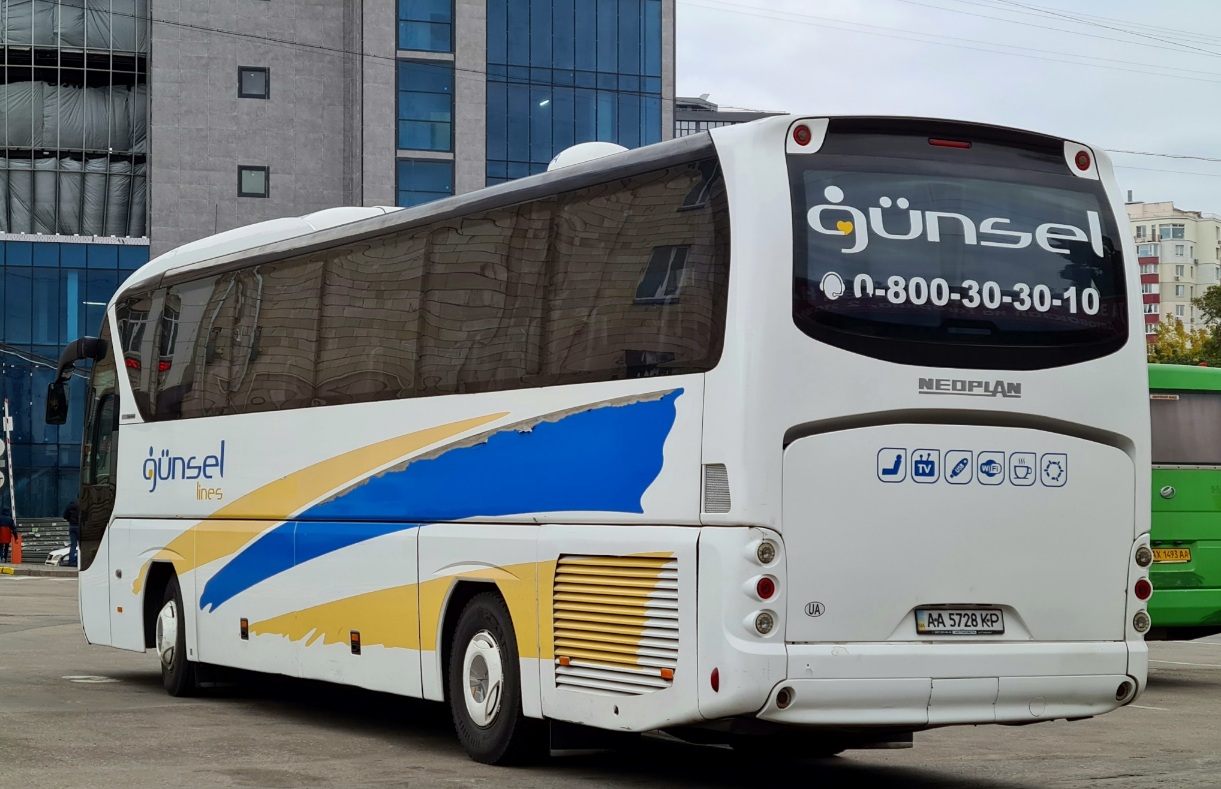 Киев, Neoplan P21 N2216SHD Tourliner № AA 5728 KP