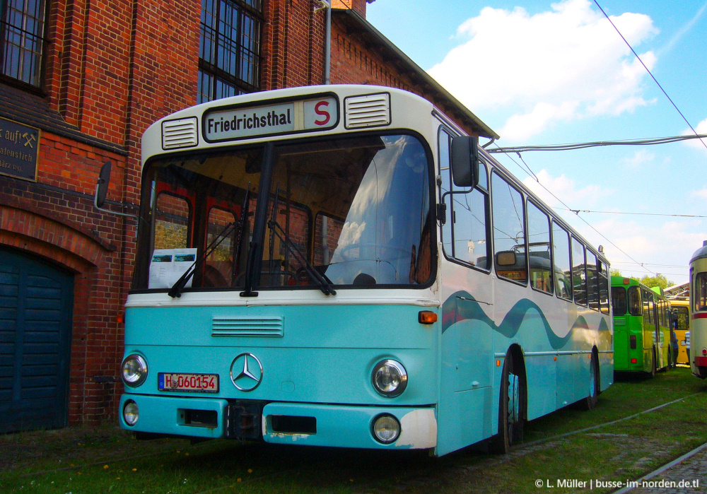 Бавария, Mercedes-Benz O305 № 7; Нижняя Саксония — Bustreffen Wehmingen Hannoversches Straßenbahnmuseum 05.05.2013