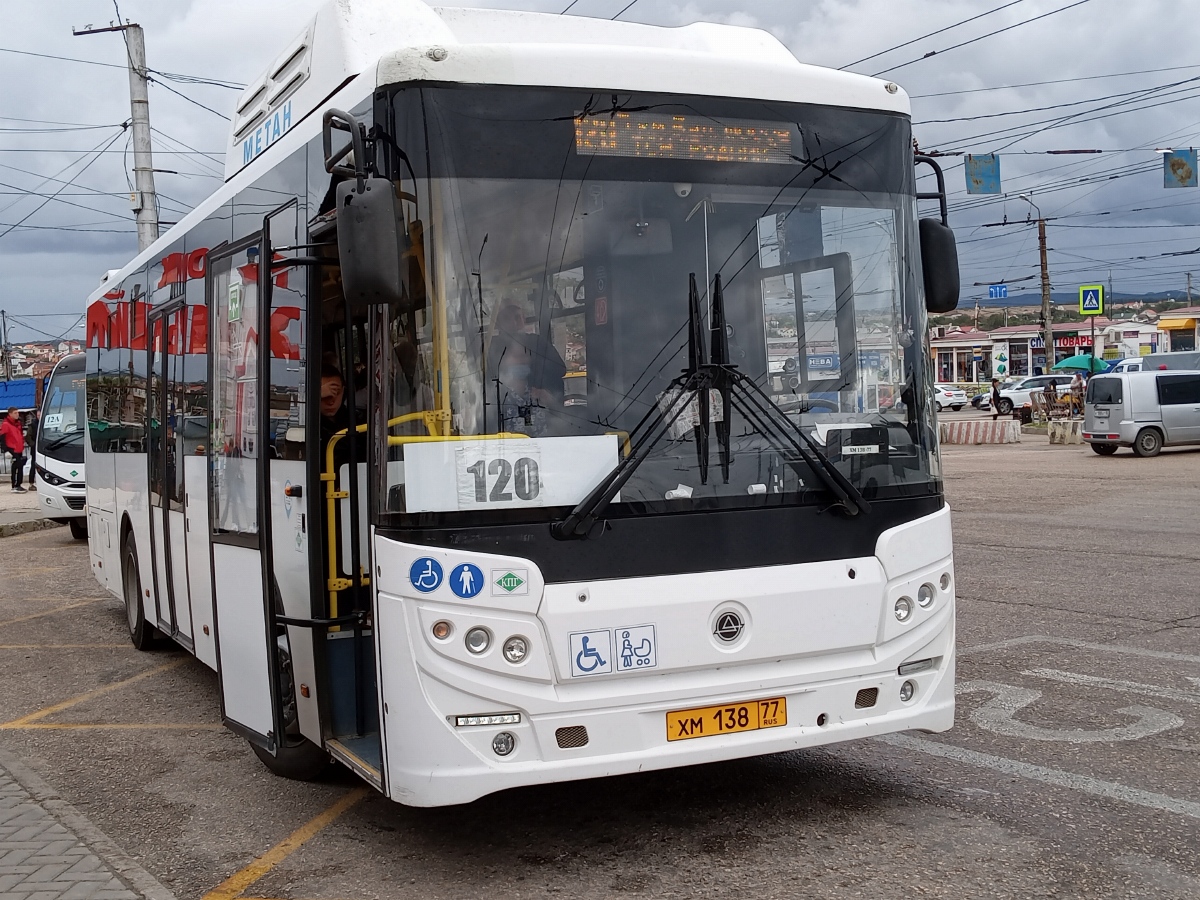 Севастополь, КАвЗ-4270-70 № ХМ 138 77