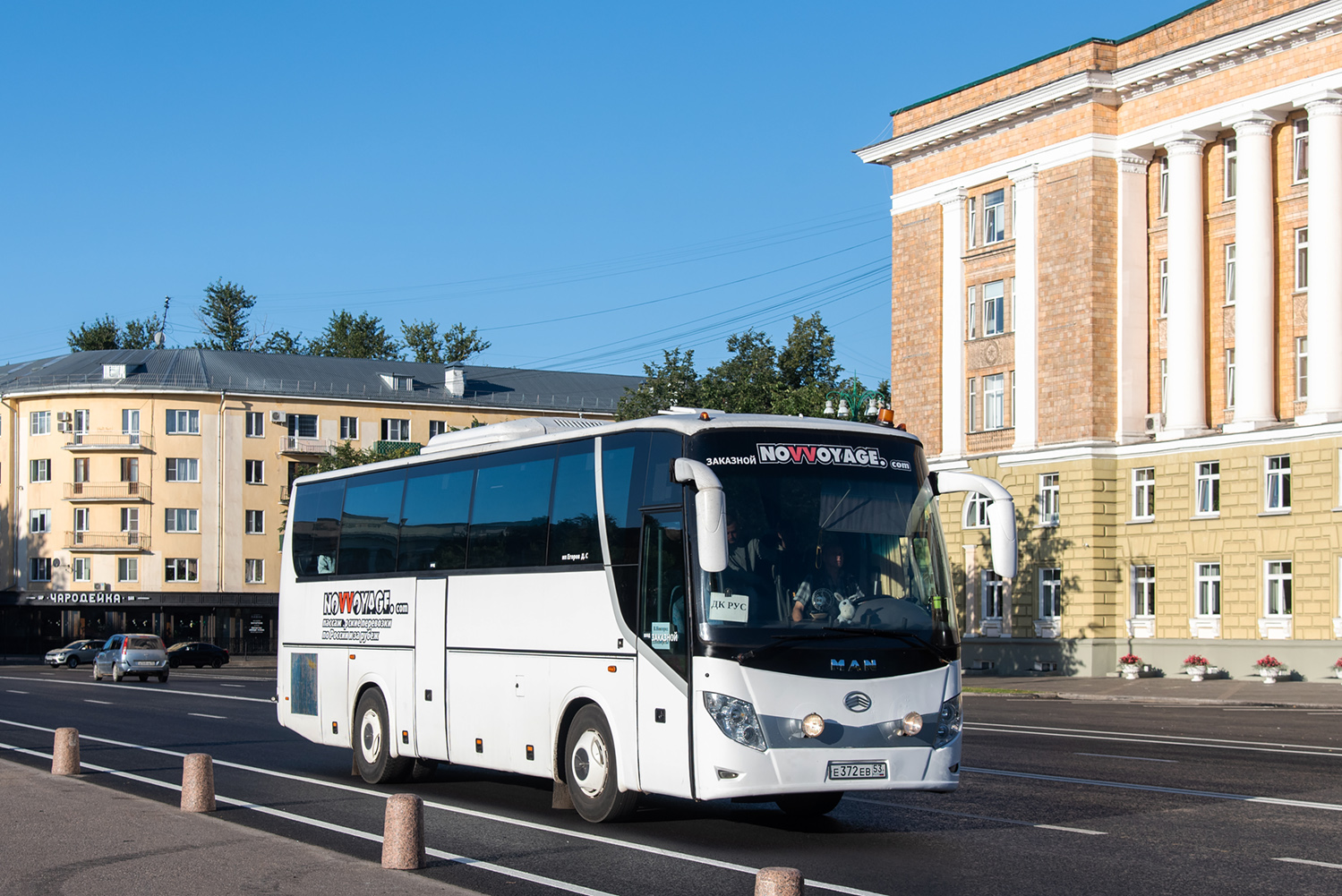 Новгородская область, Sunlong SLK6108F1A № Е 372 ЕВ 53