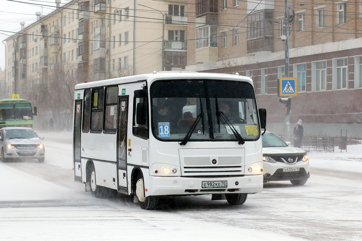 Саха (Якутия), ПАЗ-320302-12 № Е 982 КЕ 70