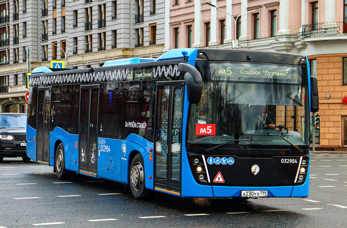 Москва, НефАЗ-5299-40-52 № 032954