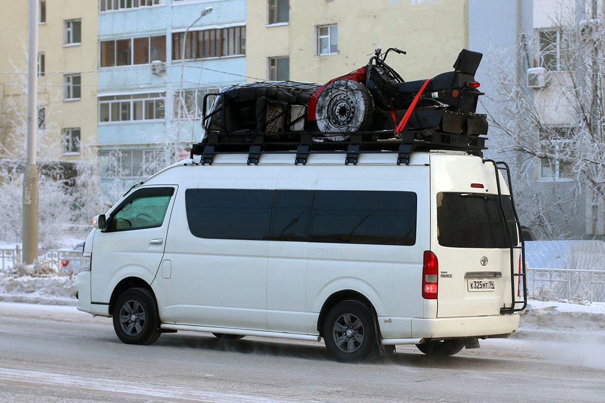Саха (Якутия), Toyota HiAce KDH223L № К 325 МТ 14