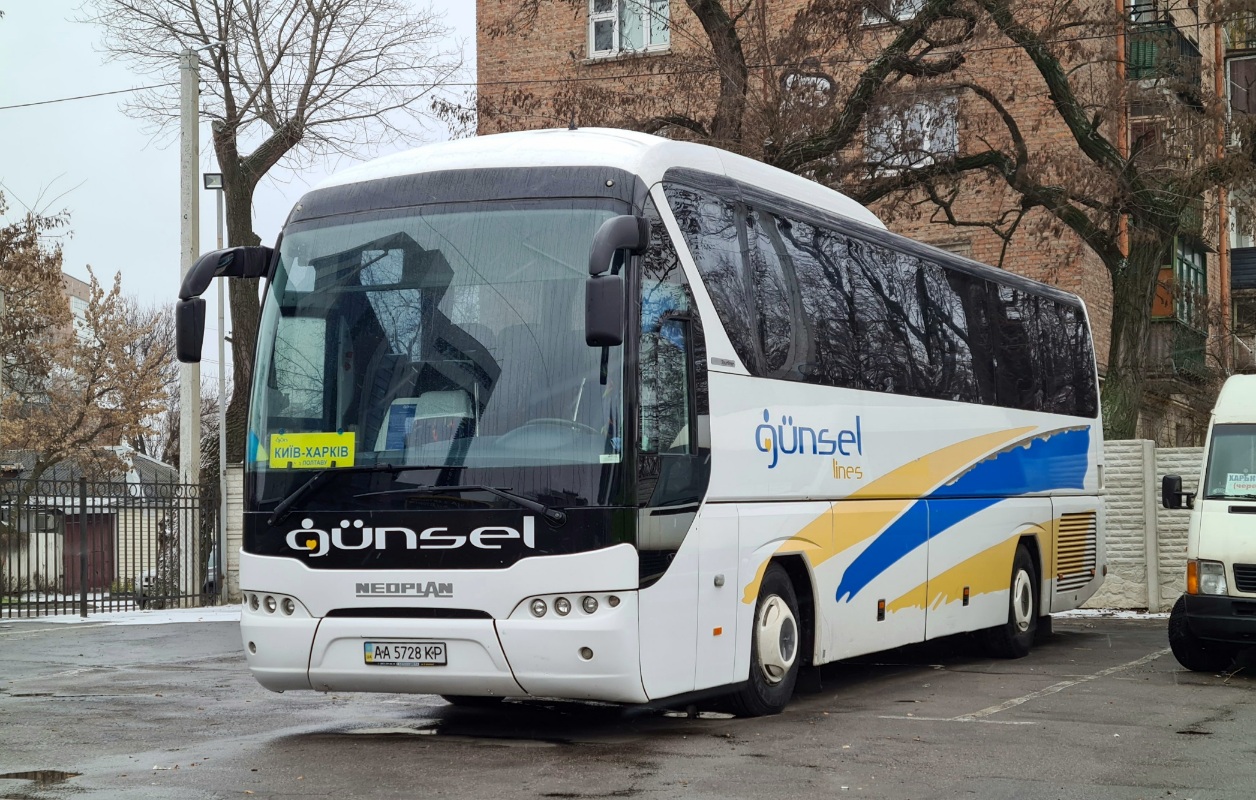 Киев, Neoplan P21 N2216SHD Tourliner № AA 5728 KP