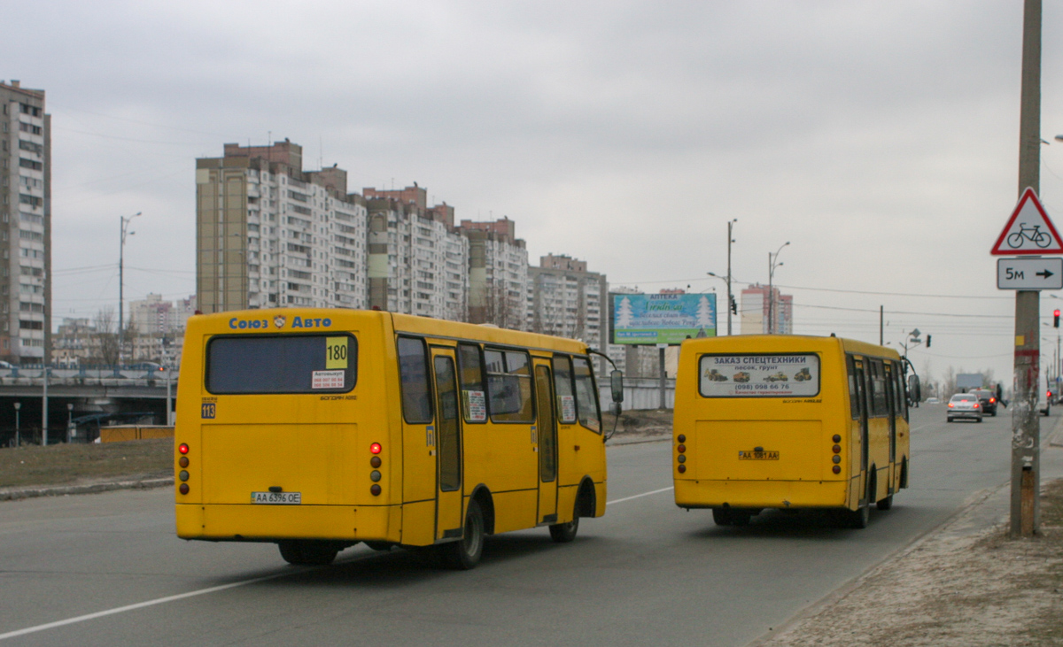 Киев, Богдан А092 (Y99-C39) № 113; Киев, Богдан А09201 № AA 1081 AA