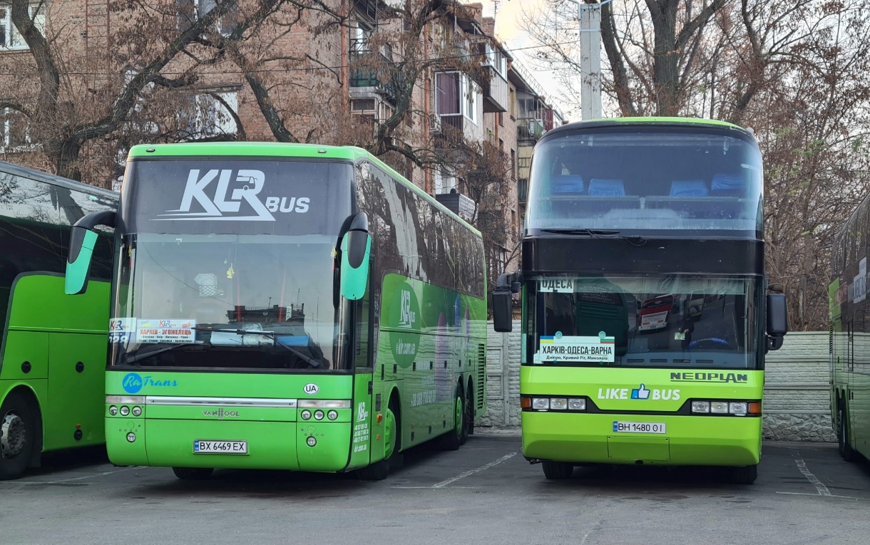 Хмельницкая область, Van Hool T916 Astron № 028; Одесская область, Neoplan N122/3 Skyliner № BH 1480 OI