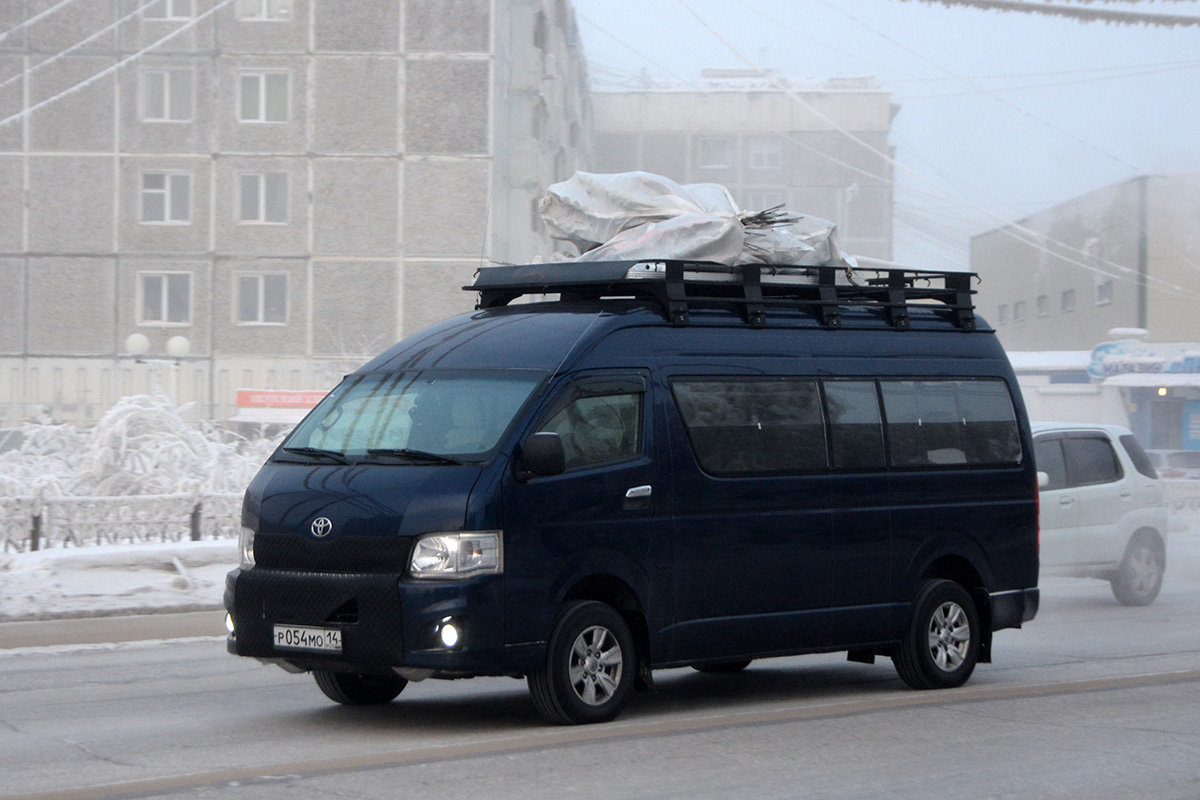 Саха (Якутия), Toyota HiAce TRH223L № Р 054 МО 14