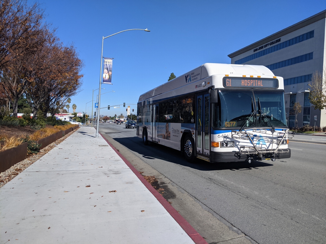 США, Gillig Low Floor HEV 40' № 6406