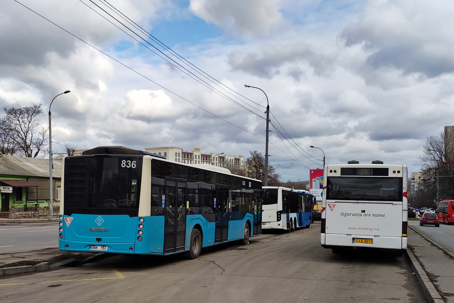 Молдавия, Anadolu Isuzu Citiport 12 № 836; Молдавия, MAN A74 Lion's Classic SL223 № 085
