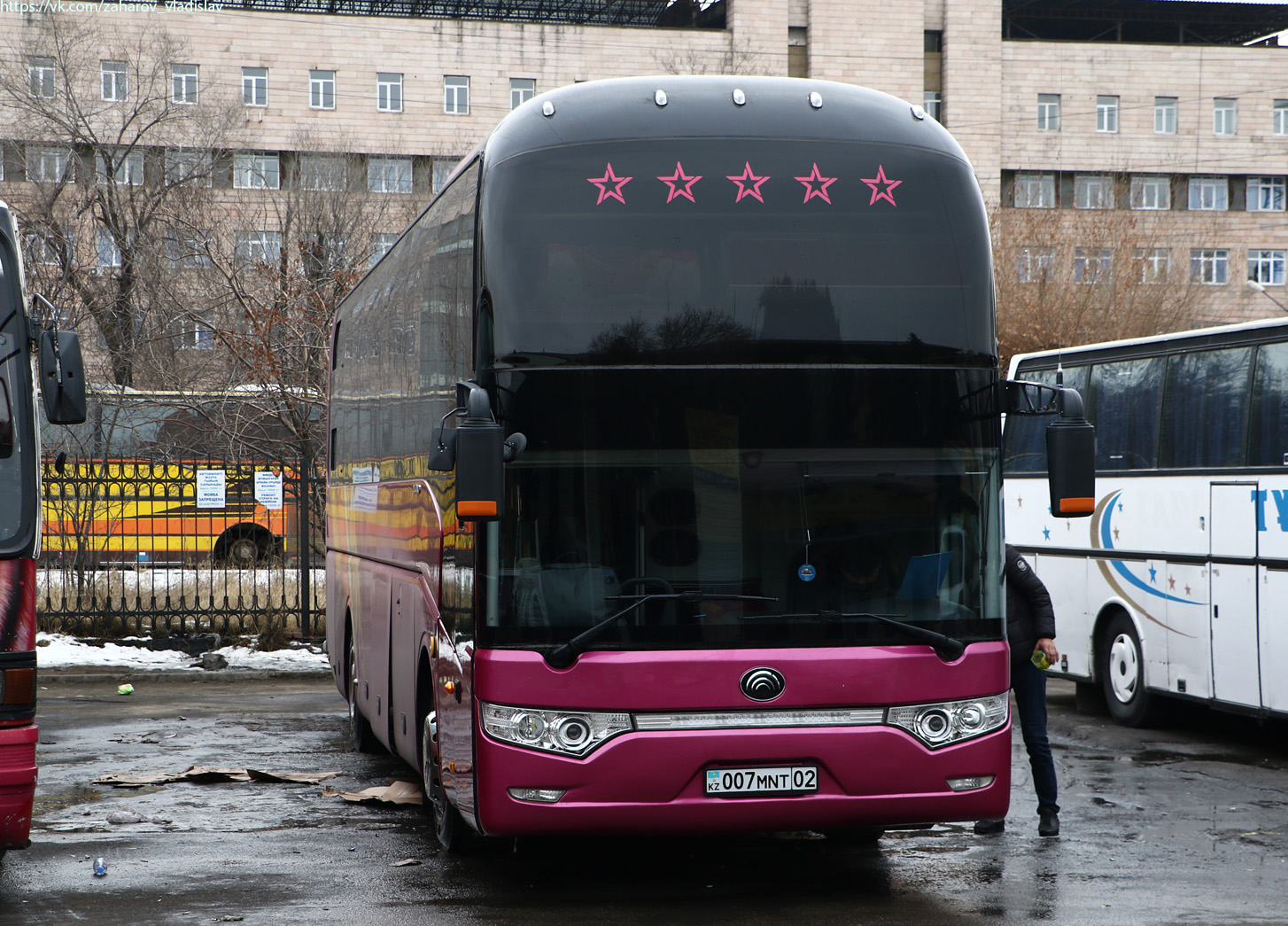 Алматы, Yutong ZK6122HWQA9 № 007 MNT 02