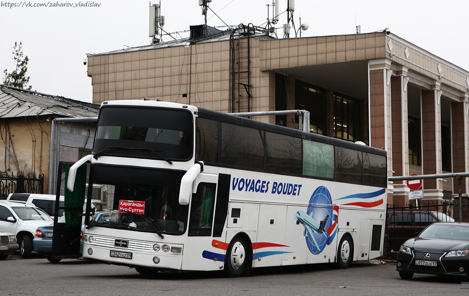 Карагандинская область, Van Hool T816 Altano № 242 YAZ 09