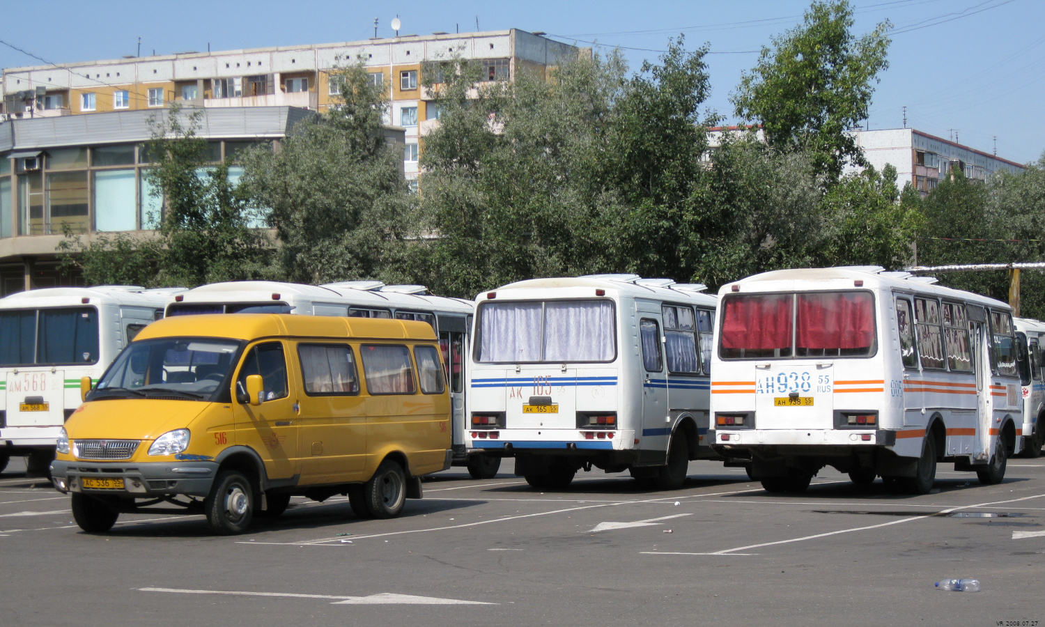 Омская область, ГАЗ-322132 (XTH, X96) № 516; Омская область, ПАЗ-3205 (00) № 605