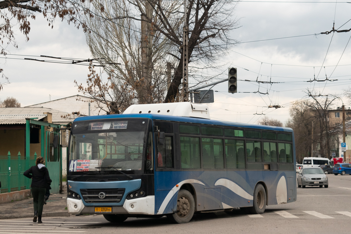 Кыргызстан, Hengtong CKZ6116NA4 № 01 0709 H