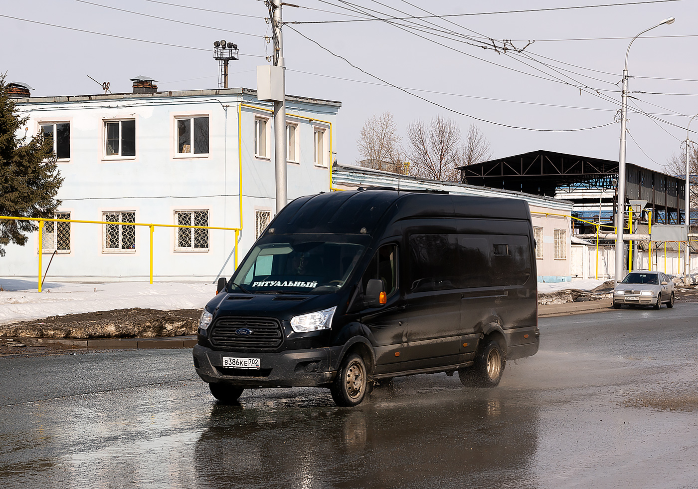Башкортостан, Ford Transit FBD [RUS] (Z6F.ESG.) № В 386 КЕ 702