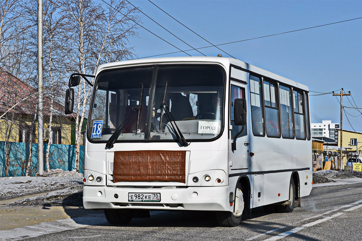 Саха (Якутия), ПАЗ-320302-12 № Е 982 КЕ 70