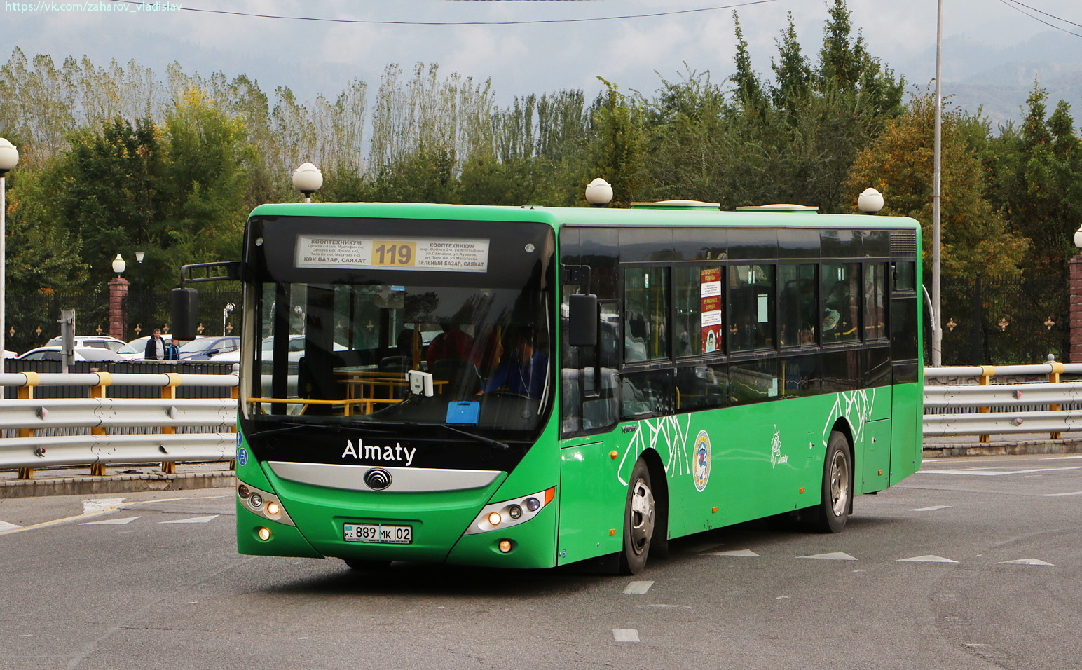 Алматы, Yutong ZK6118HGA № 889 MK 02