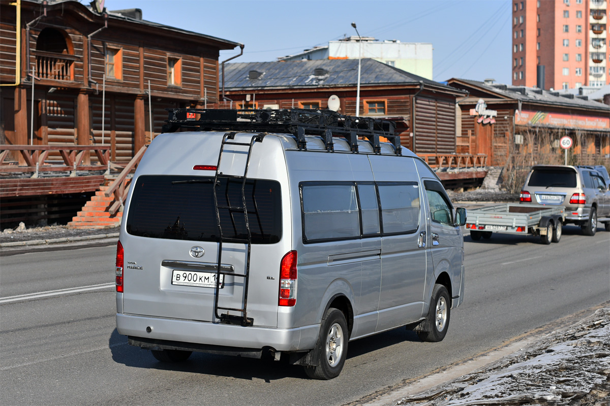Саха (Якутия), Toyota HiAce TRH223L № В 900 КМ 14