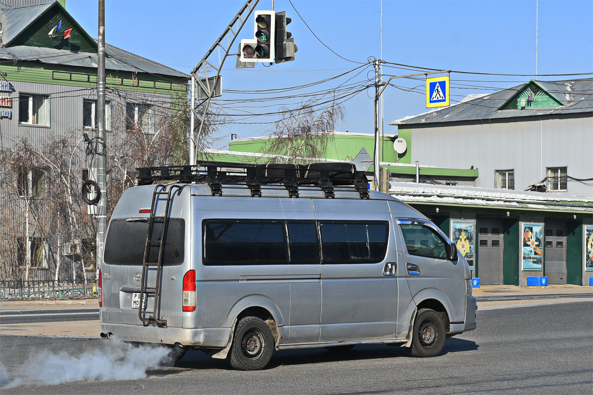 Саха (Якутия), Toyota HiAce TRH223L № Р 075 МО 14