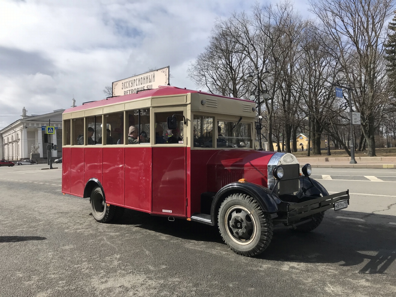 Санкт-Петербург, ЗиС-8 (реплика) № М 081 РА 198