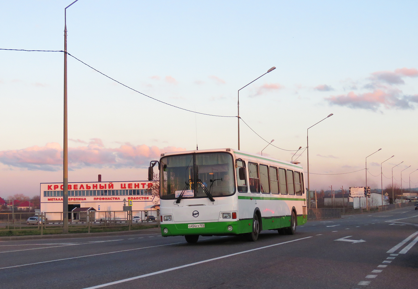 Краснодарский край, ЛиАЗ-5256.36-01 № О 454 УУ 123