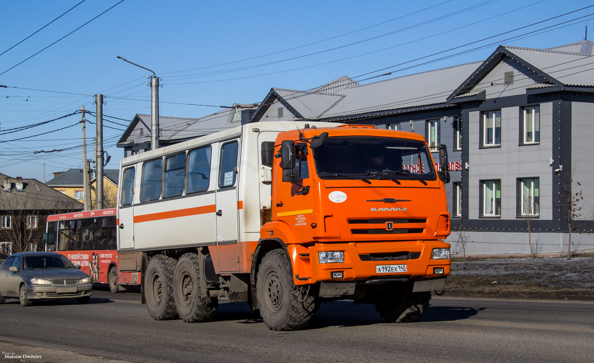 Кемеровская область - Кузбасс, НефАЗ-4208 № А 192 ЕХ 142
