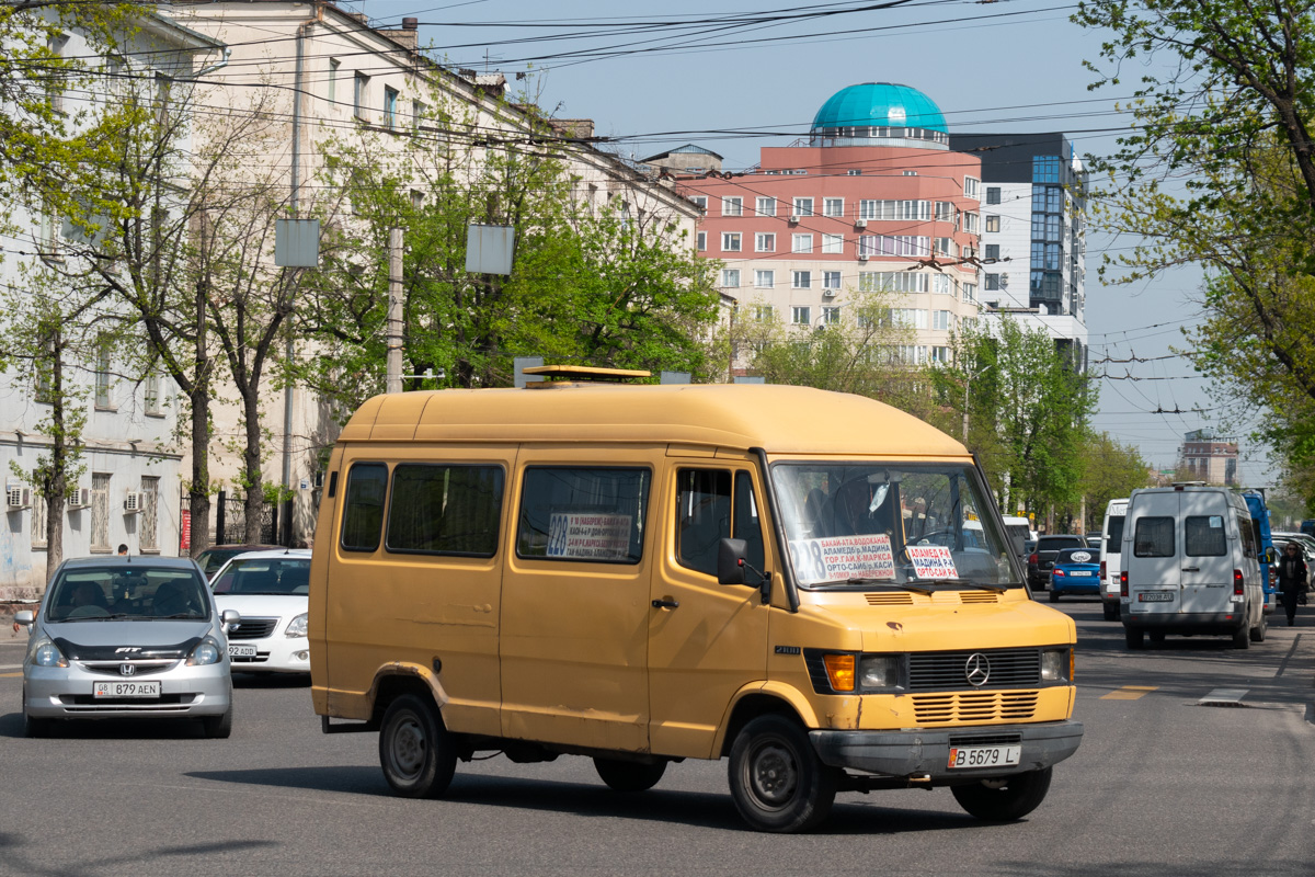 Кыргызстан, Mercedes-Benz T1 210D № B 5679 L