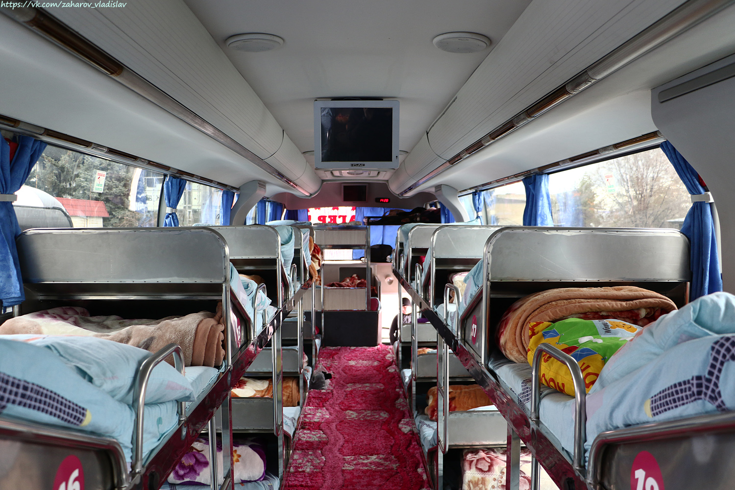 Шымкент, Yutong ZK6122HWQA9 № 044 ASZ 17