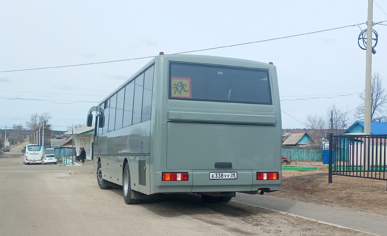 Амурская область, КАвЗ-4238-62 № Е 338 УУ 28
