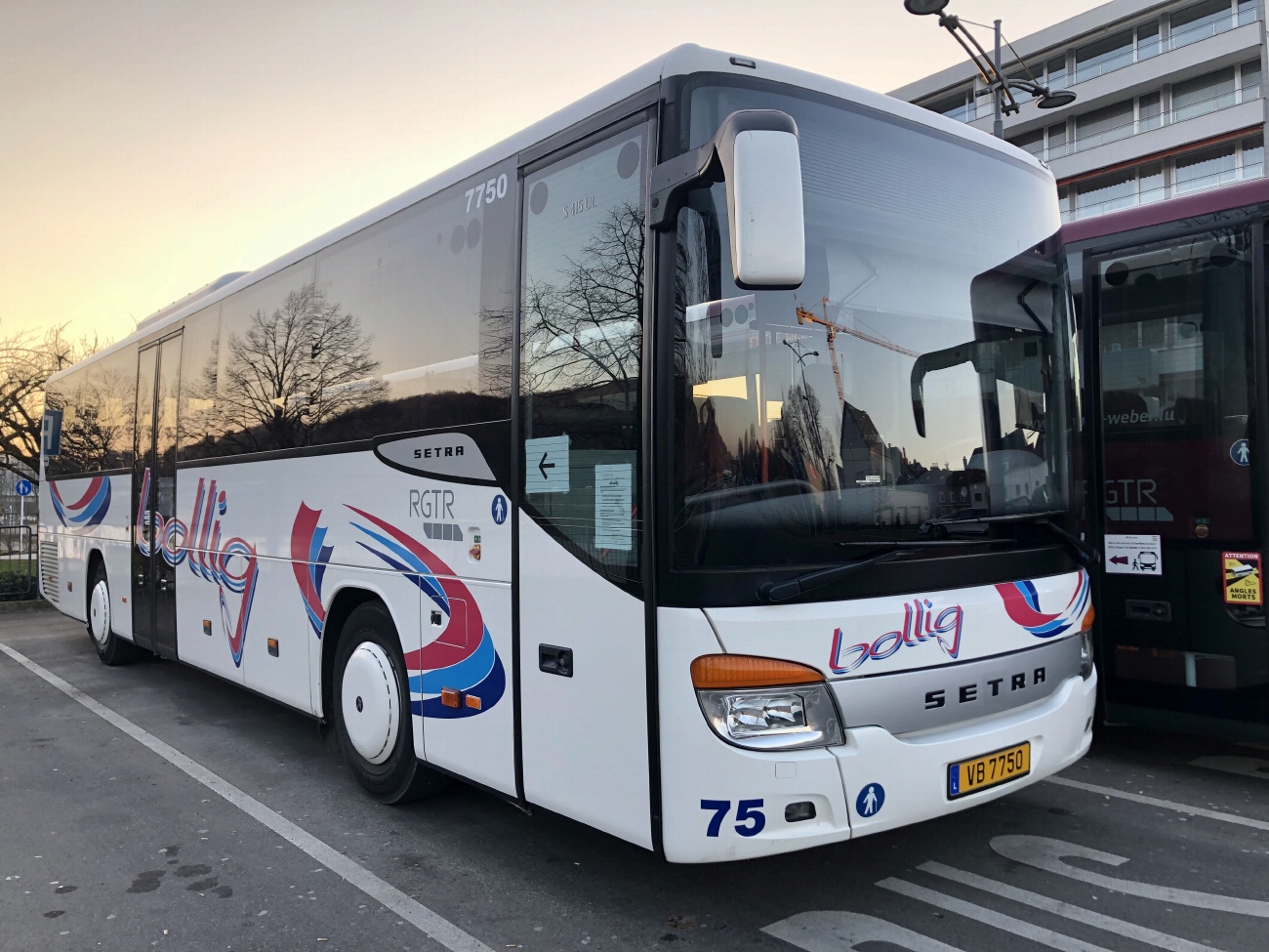 Люксембург, Setra S415UL № 75