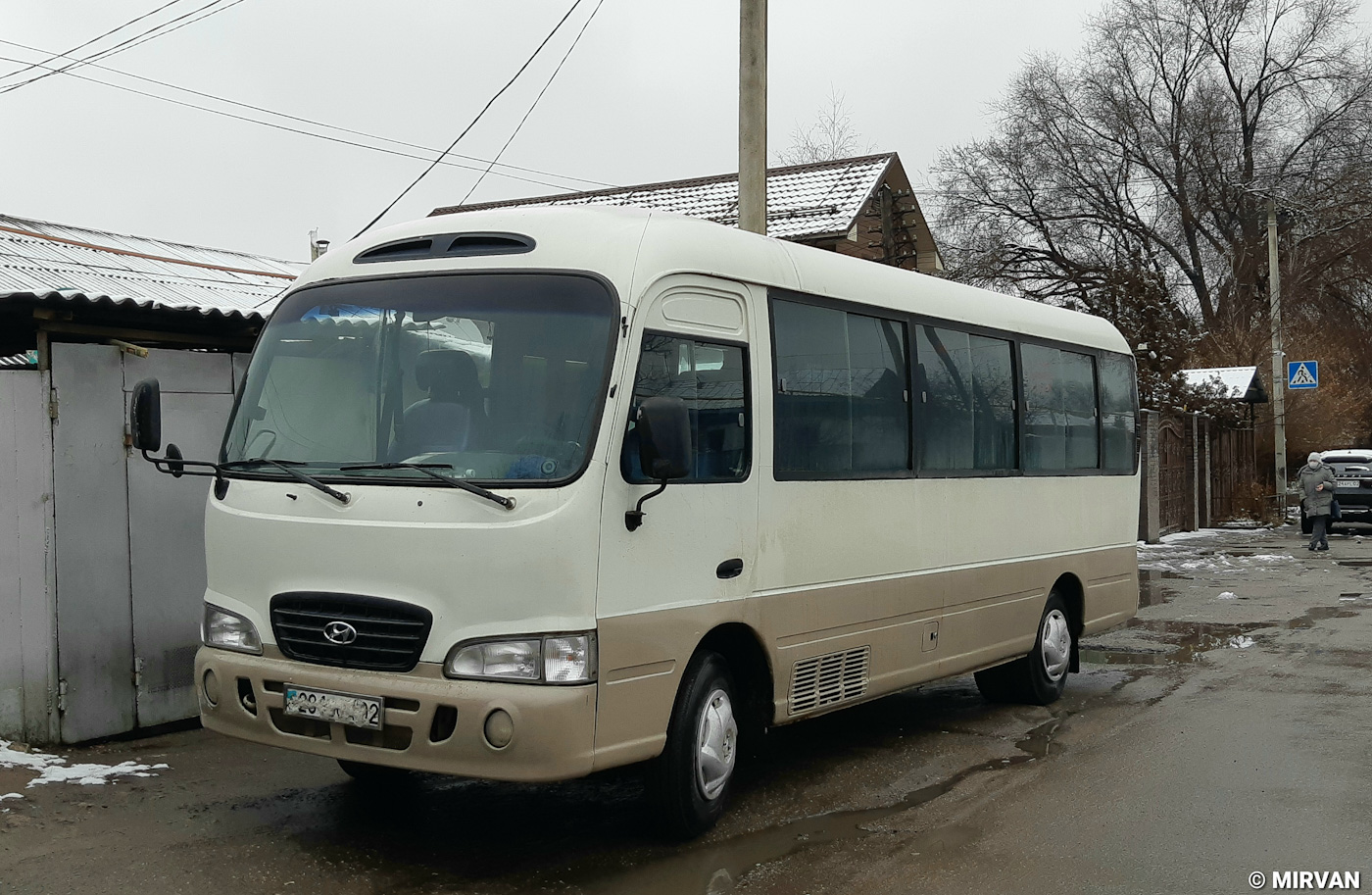 Алматы, Hyundai County Deluxe № 281 JOA 02