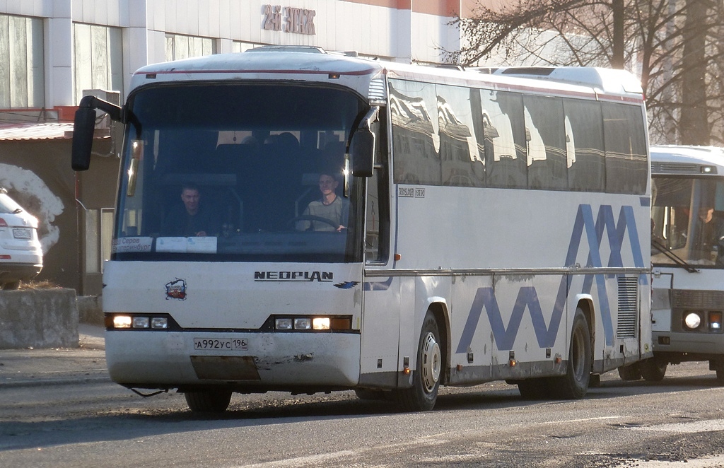 Свердловская область, Neoplan N316SHD Transliner № А 992 УС 196