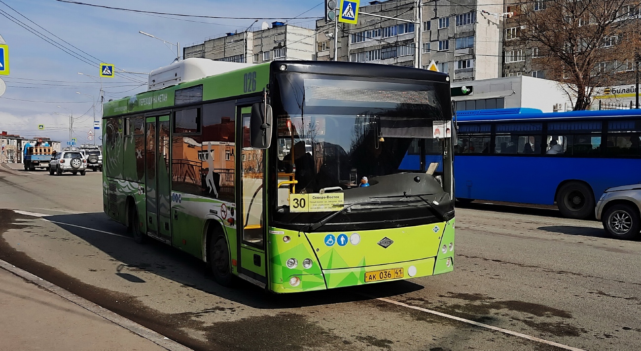 Камчатский край, Lotos-206 № 026; Камчатский край, Daewoo BS106 Royal City (Busan) № 3101