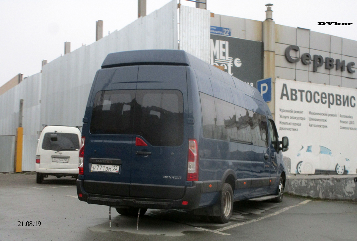 Приморский край, Renault Master (NIAF04, НиАЗ) № Н 771 ВМ 32
