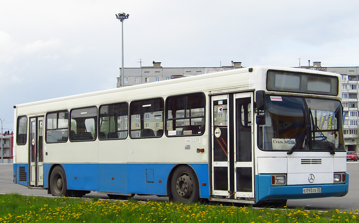 Вологодская область, ГолАЗ-АКА-52251 № Е 093 ОХ 35