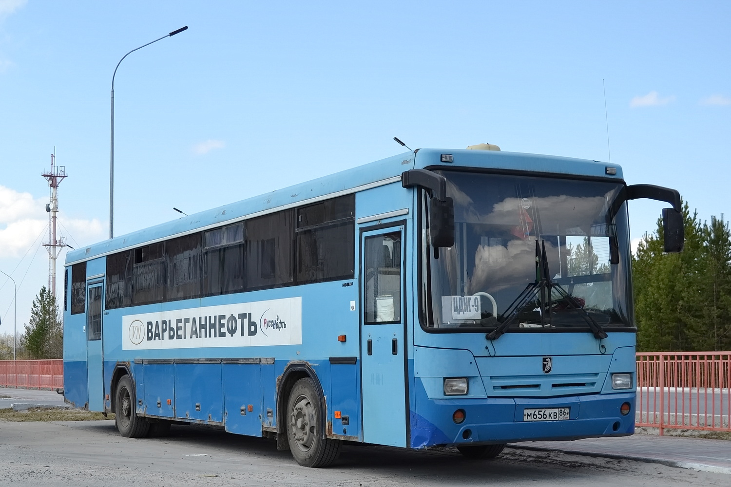 Ханты-Мансийский АО, НефАЗ-5299-10-17 № М 656 КВ 86