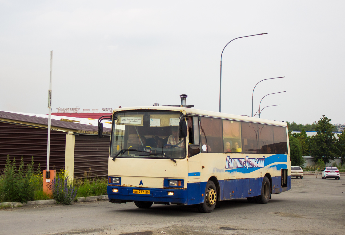 Свердловская область, ЛАЗ-4207JT "Лайнер-10" № ВС 777 66