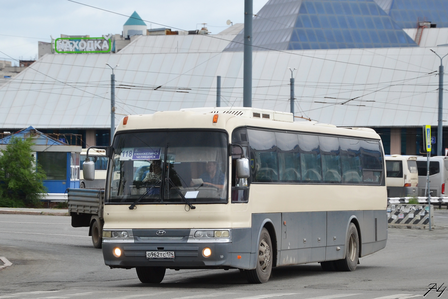 Chelyabinsk region, Hyundai AeroSpace LS # О 962 ТС 174
