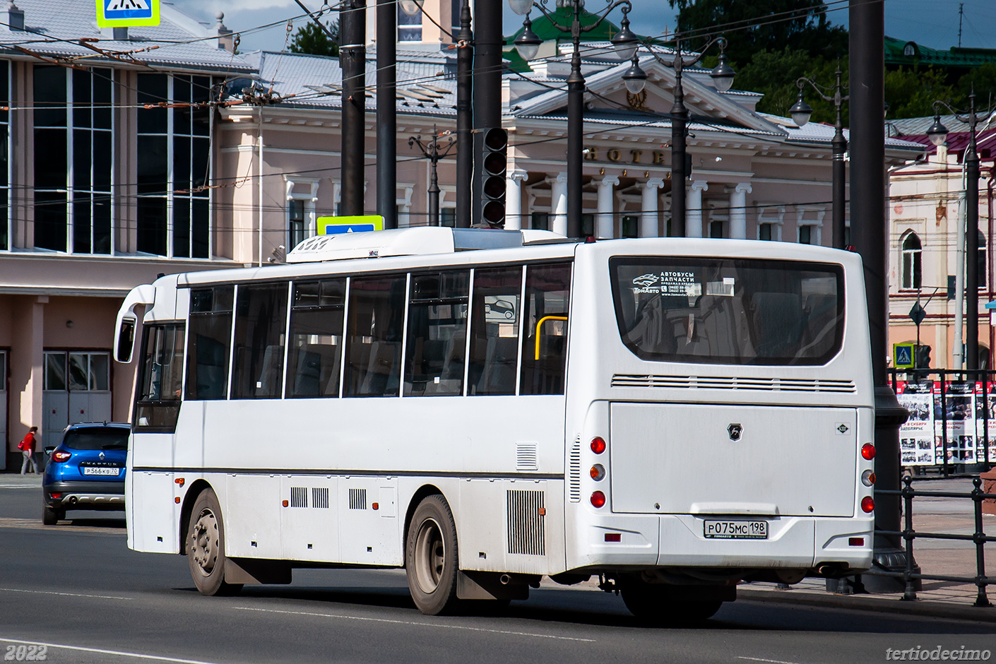 Санкт-Петербург, КАвЗ-4238-81 № Р 075 МС 198
