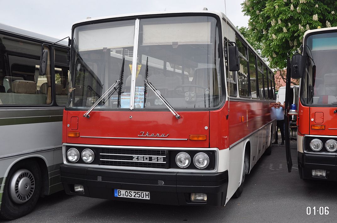 Берлин, Ikarus 250.59E № B-OS 250H; Венгрия — III. Nemzetközi Ikarus Találkozó, Tapolca (2022)