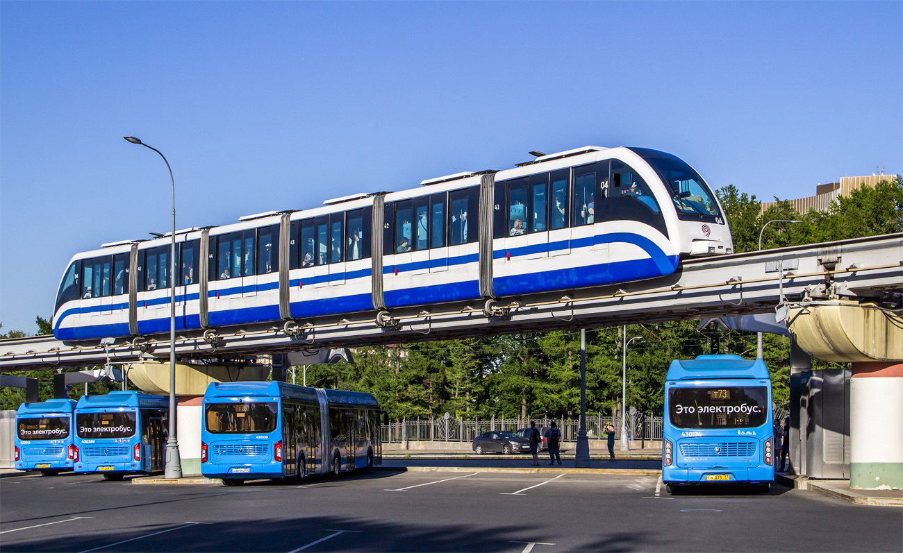 Москва, ЛиАЗ e-Citymax 18 № 430330; Москва, ЛиАЗ-6274 № 430174; Москва — Разные фотографии