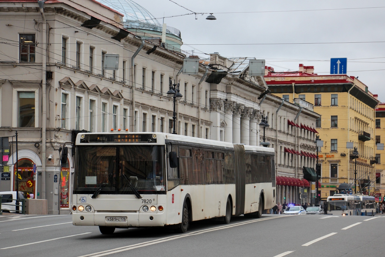 Saint Petersburg, LiAZ-6213.20 # 7820