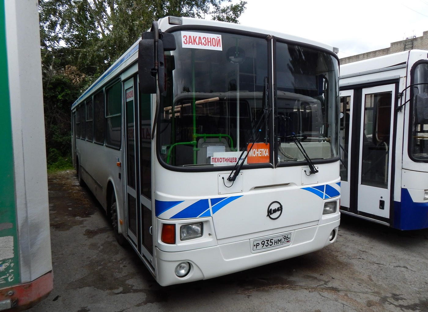 Свердловская область, ЛиАЗ-5256.35-01 № Р 935 НМ 96