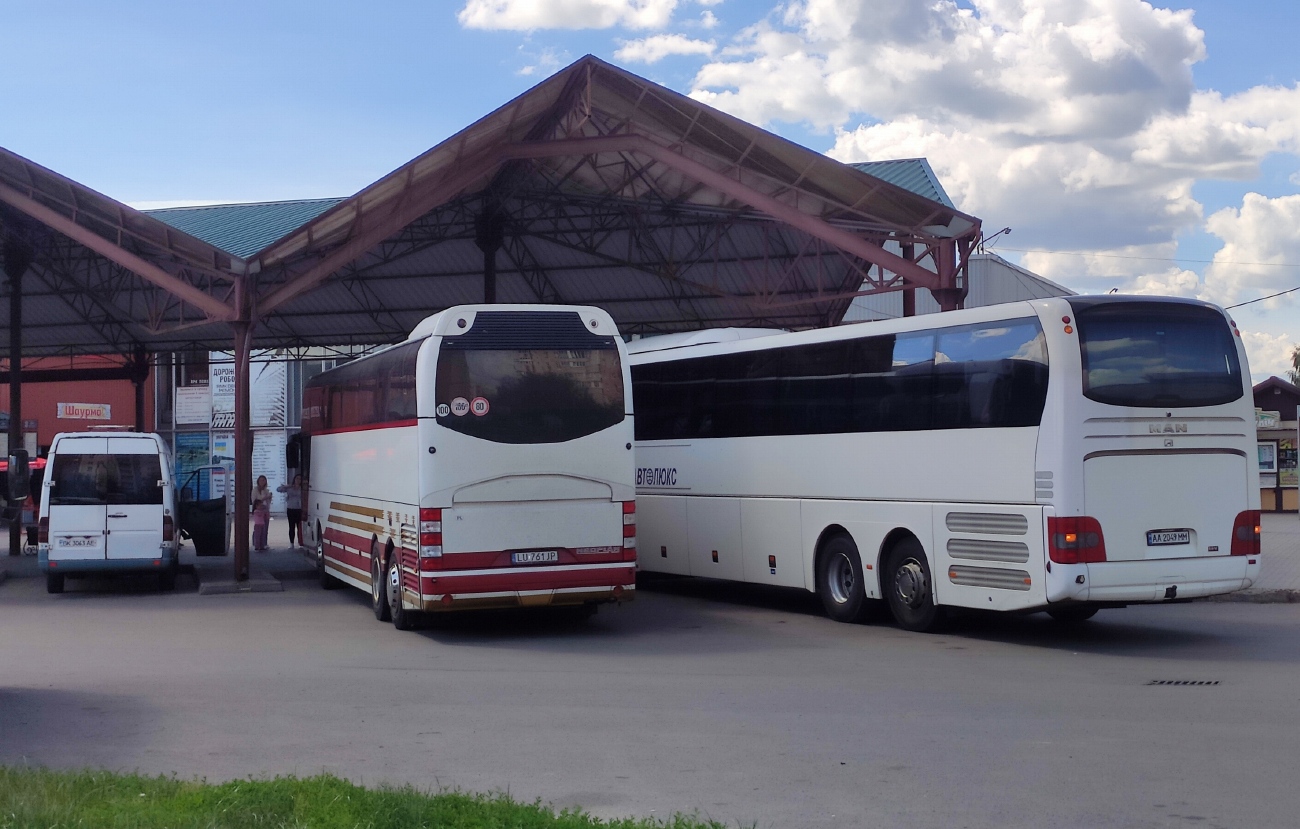 Ровненская область, Mercedes-Benz Sprinter W901–905 (T1N) № BK 3063 AE; Польша, Neoplan PA2 N1116/3HC Cityliner HC № LU 761JP; Киев, MAN R08 Lion's Coach L RHC444 L № 776