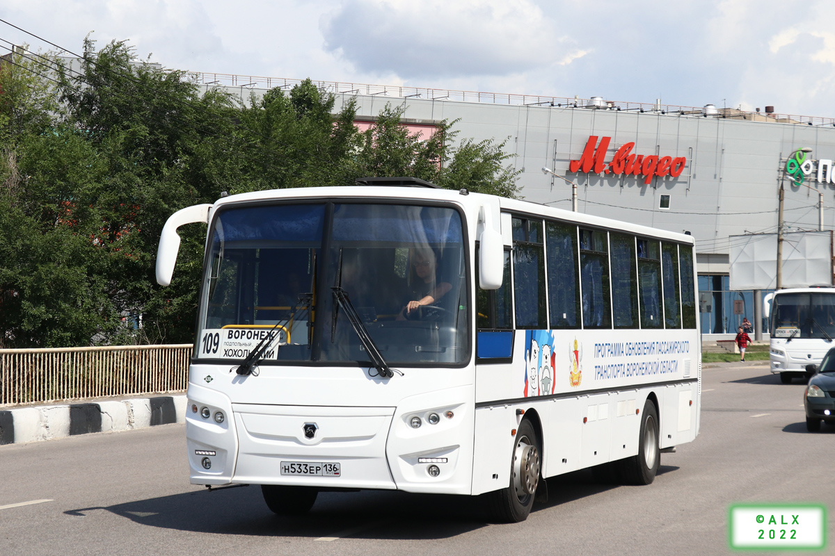 Воронежская область, КАвЗ-4238-81 № Н 533 ЕР 136