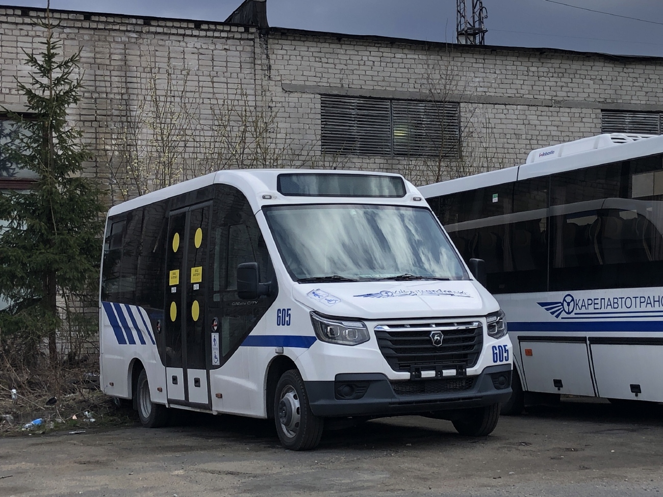 Карелия, ГАЗ-A68R52 City № 605