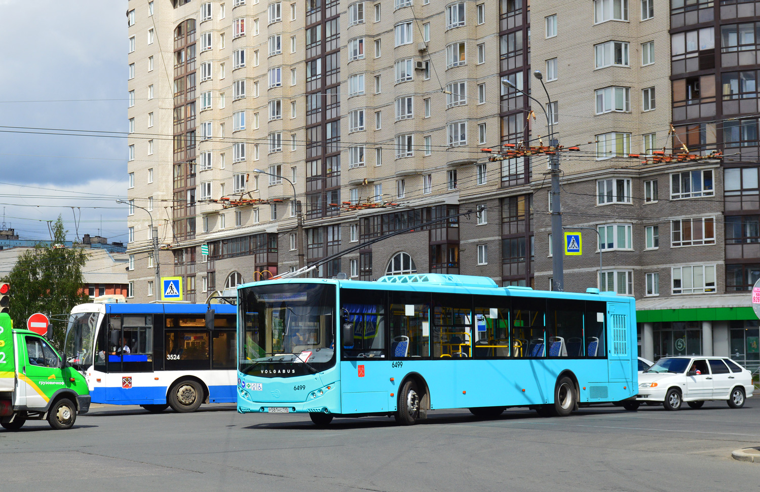Szentpétervár, Volgabus-5270.G2 (LNG) sz.: 6499