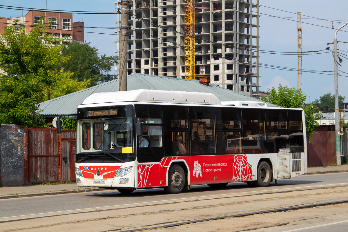 Пермский край, Lotos-105C02 № Е 024 ММ 790