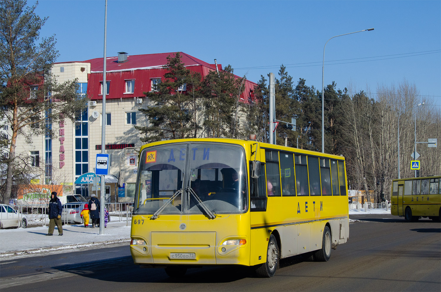 Тюменская область, КАвЗ-4238-45 № 697 Тюменская область, КАвЗ-4238-45 № 697